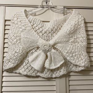 White crochet/knit floral wrap/capulet